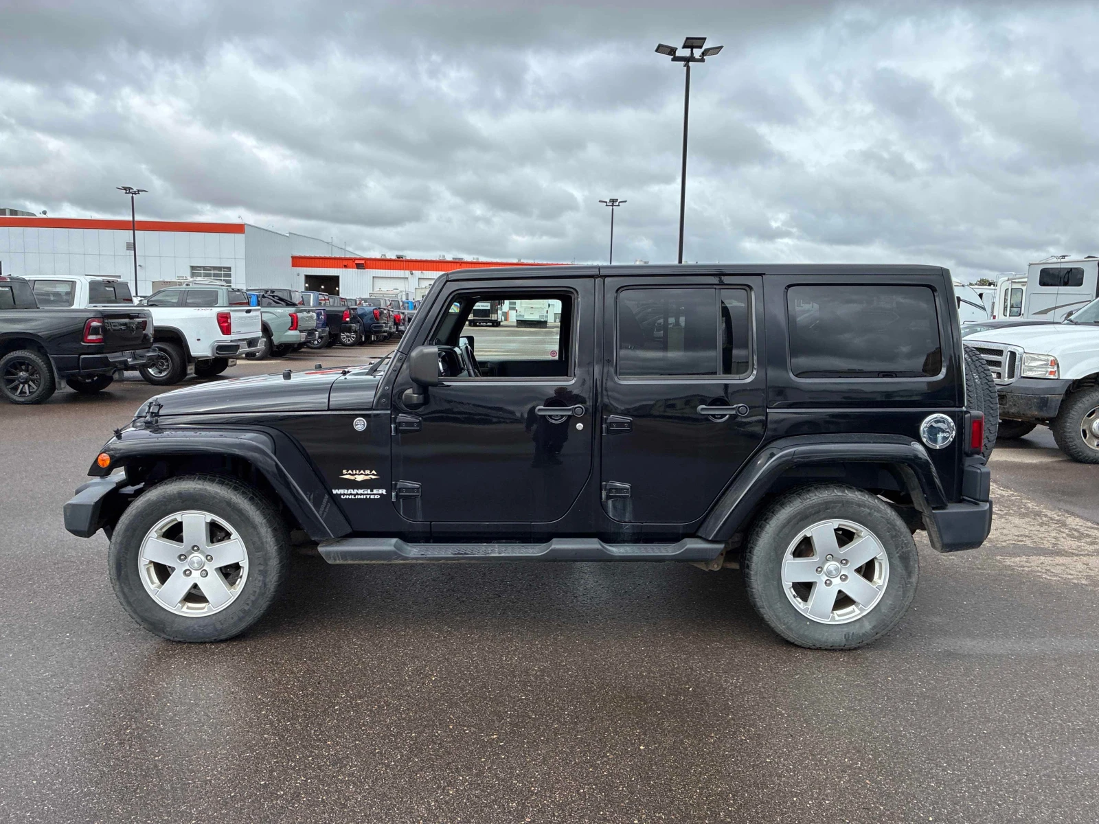 Jeep Wrangler * Sahara * АВТОКРЕДИТ БЕЗ ПЪРВОНАЧАЛНА ВНОСКА* , снимка 15 - Автомобили и джипове - 56125597