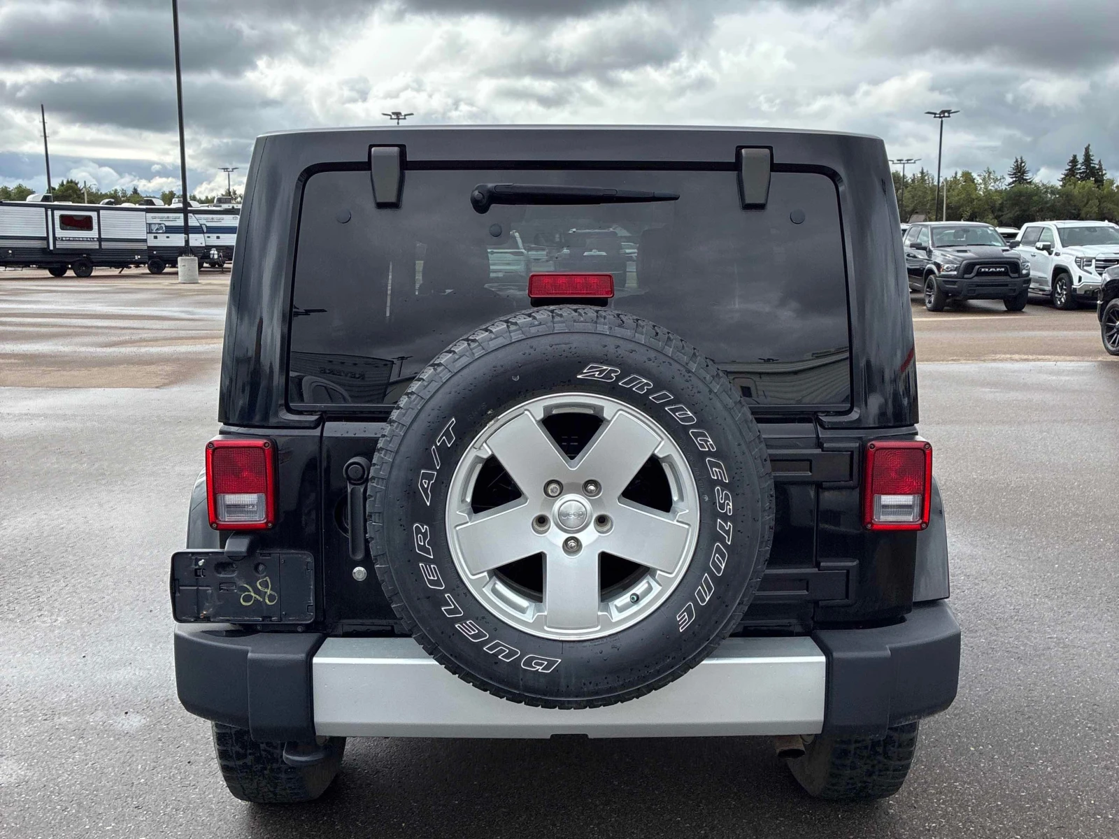 Jeep Wrangler * Sahara * АВТОКРЕДИТ БЕЗ ПЪРВОНАЧАЛНА ВНОСКА* , снимка 4 - Автомобили и джипове - 56125597