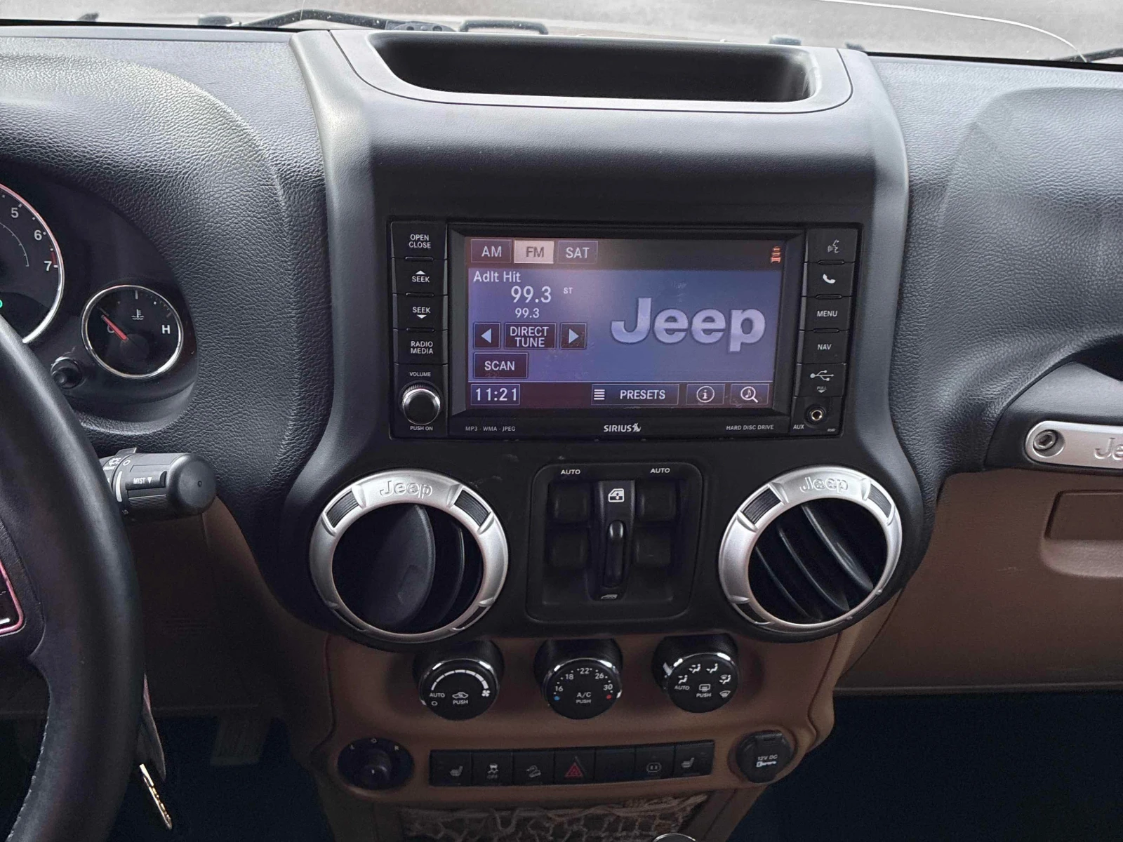 Jeep Wrangler * Sahara * АВТОКРЕДИТ БЕЗ ПЪРВОНАЧАЛНА ВНОСКА* , снимка 9 - Автомобили и джипове - 56125597