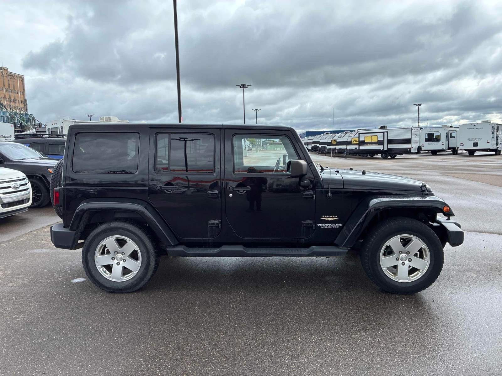Jeep Wrangler * Sahara * АВТОКРЕДИТ БЕЗ ПЪРВОНАЧАЛНА ВНОСКА* , снимка 16 - Автомобили и джипове - 56125597