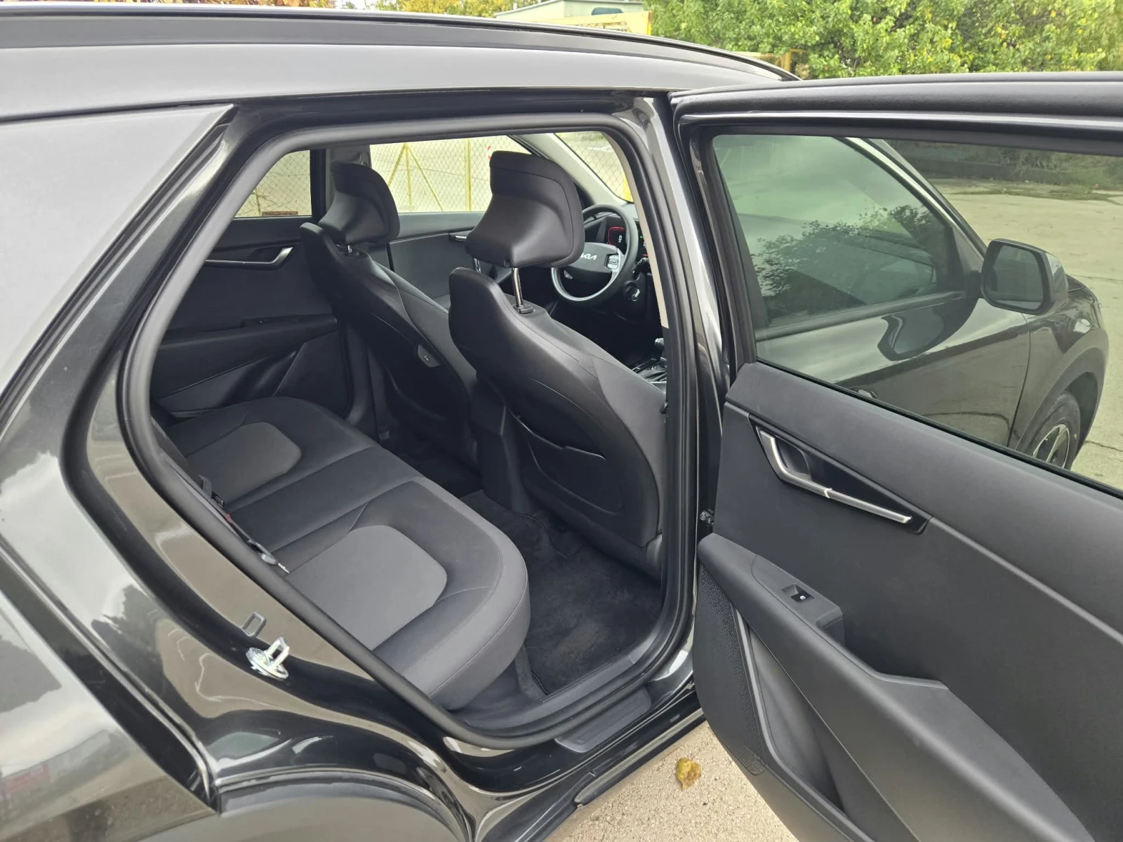 Kia Niro Lx, снимка 12 - Автомобили и джипове - 56730046