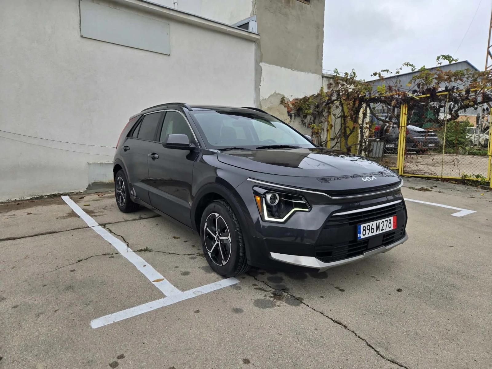 Kia Niro Lx, снимка 3 - Автомобили и джипове - 56730046