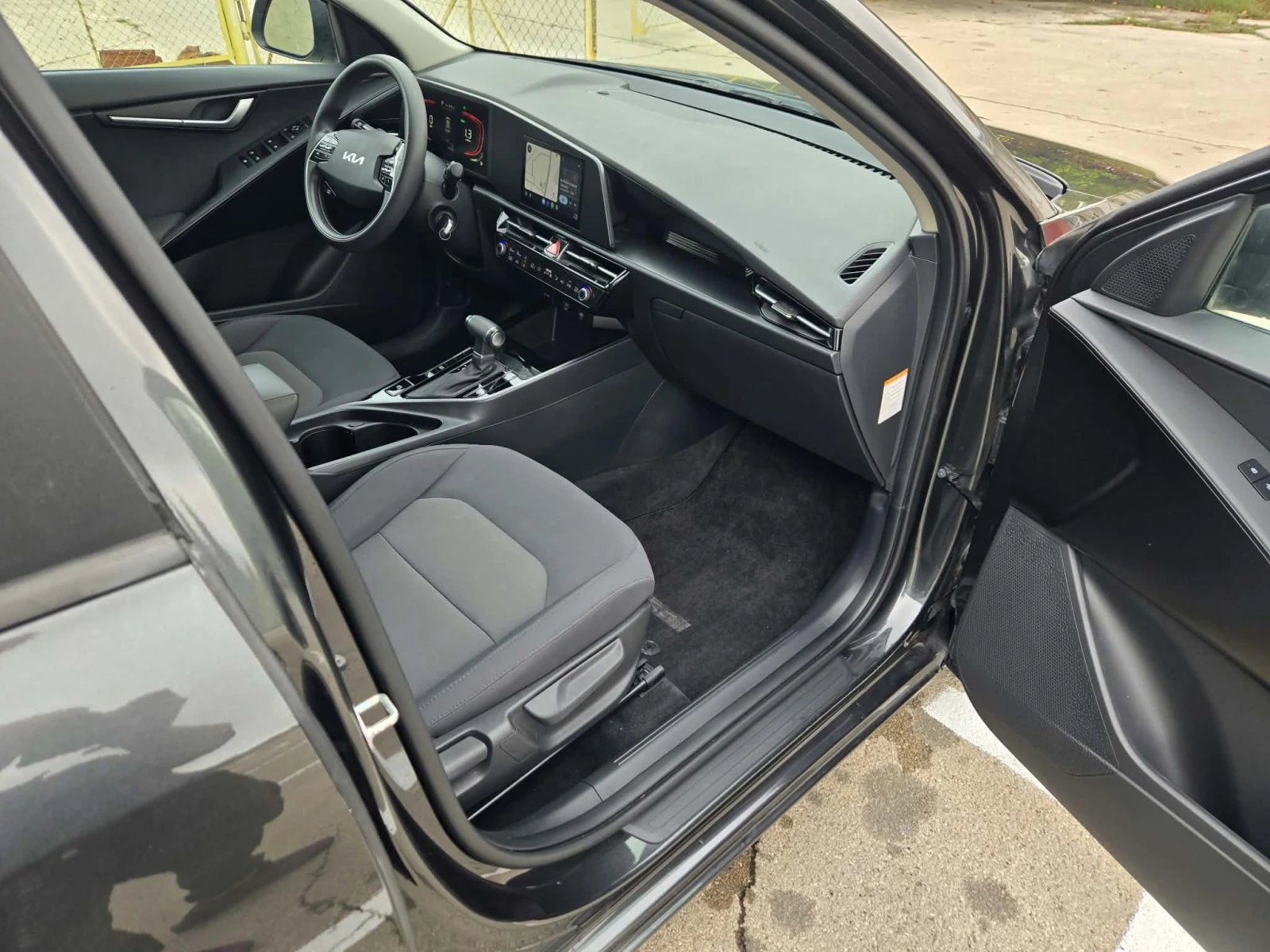 Kia Niro Lx, снимка 13 - Автомобили и джипове - 56730046