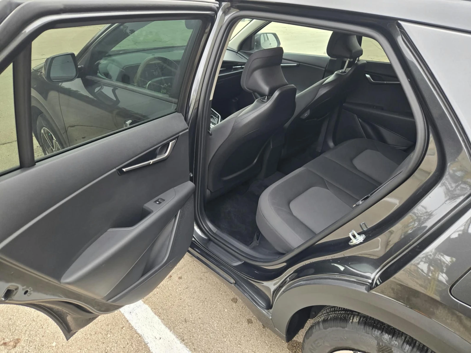 Kia Niro Lx, снимка 11 - Автомобили и джипове - 56730046