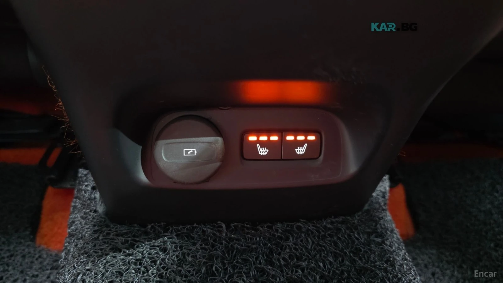 Volvo XC40 T4 R-design* * Camera* * Memory* * Panorama* * , снимка 17 - Автомобили и джипове - 56735999