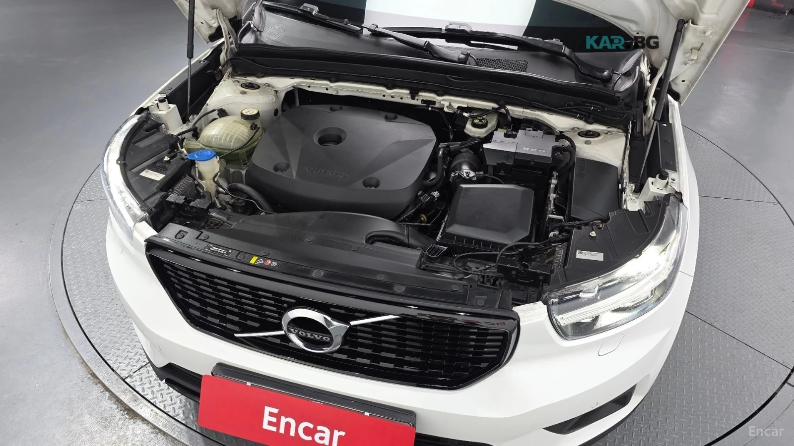 Volvo XC40 T4 R-design* * Camera* * Memory* * Panorama* * , снимка 5 - Автомобили и джипове - 56735999
