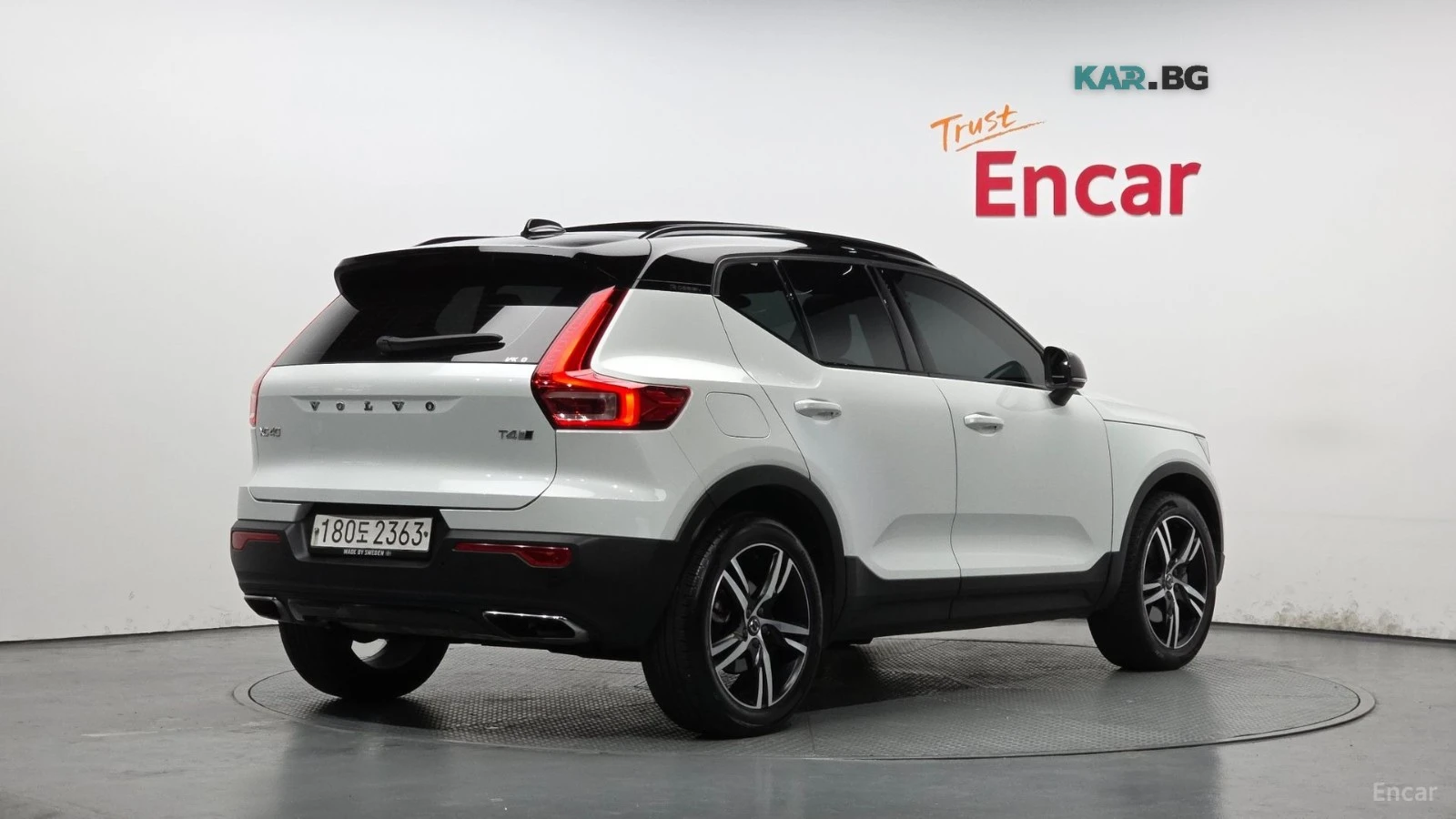 Volvo XC40 T4 R-design* * Camera* * Memory* * Panorama* * , снимка 2 - Автомобили и джипове - 56735999