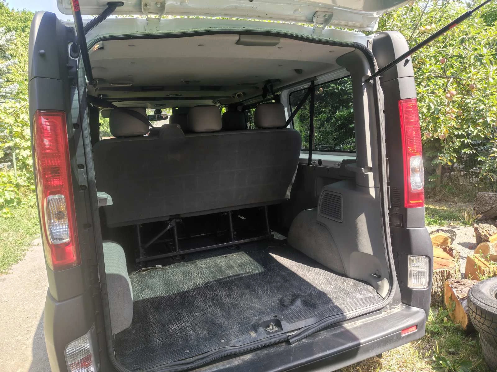 Renault Trafic, снимка 9 - Бусове и автобуси - 55574904