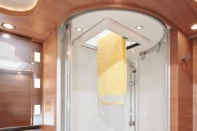 Кемпер Carthago chic c-line I 4.9 LE L , снимка 11