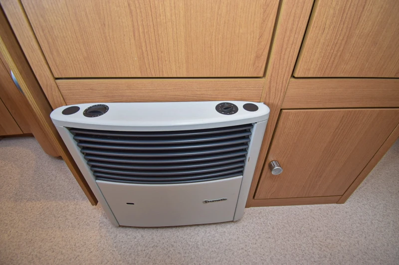 Каравана Knaus Sport 500+ форселт, снимка 17 - Каравани и кемпери - 52851770