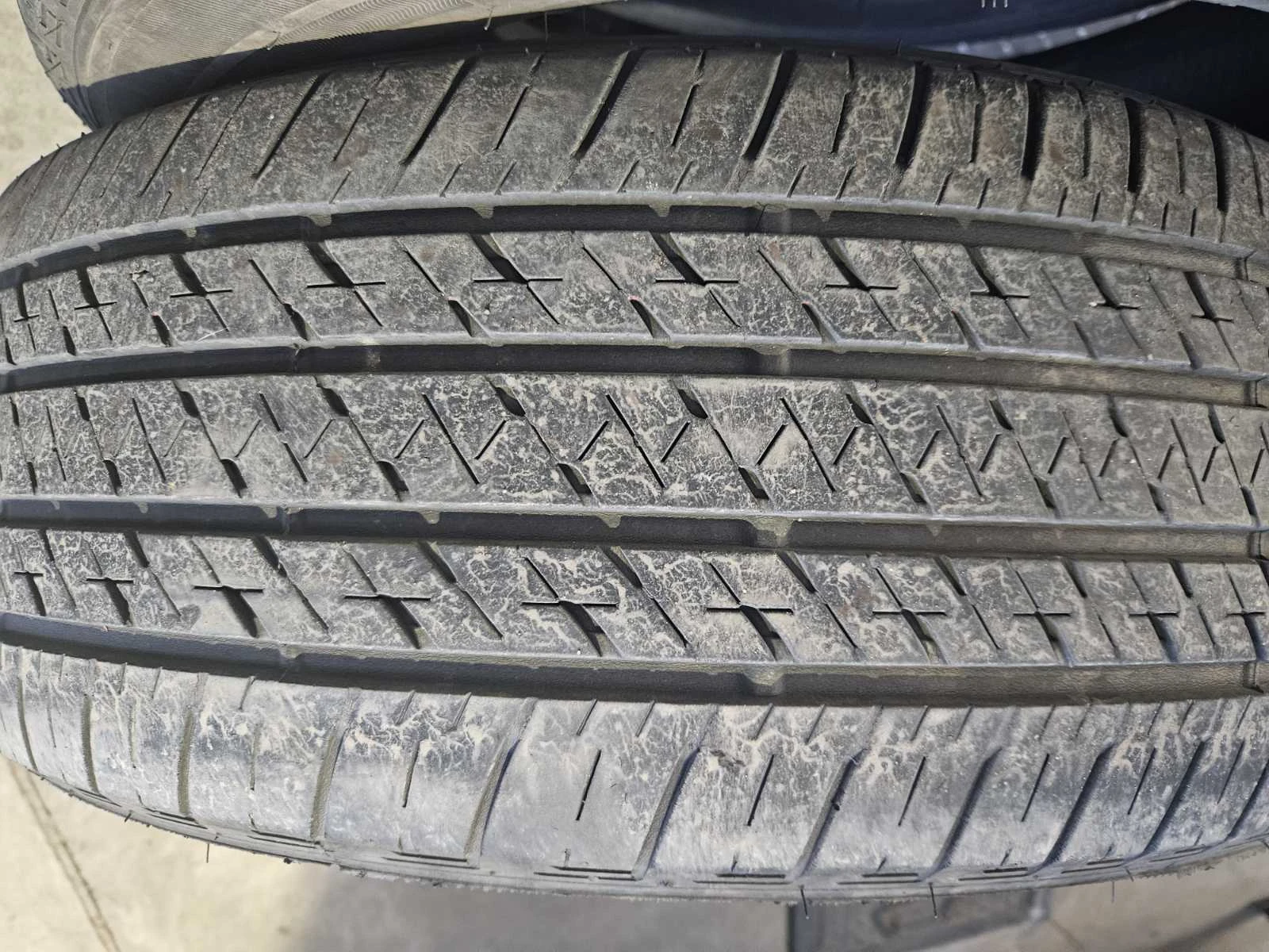 Гуми Всесезонни 235/60R18
