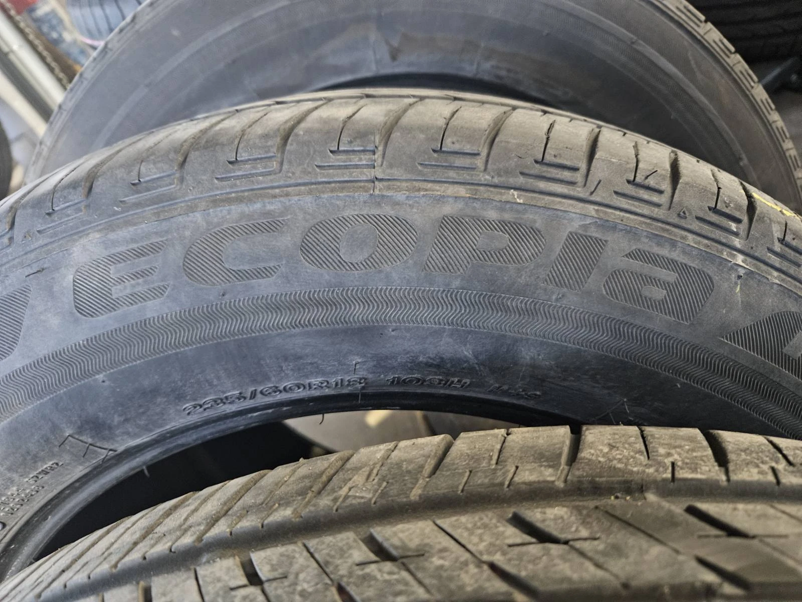 Гуми Всесезонни 235/60R18, снимка 6 - Гуми и джанти - 54181745