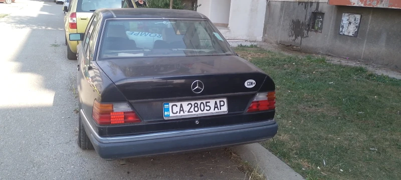 Mercedes-Benz E 230 Фабрично произведени ед. бройки с широка лайсна, снимка 2 - Автомобили и джипове - 47419608