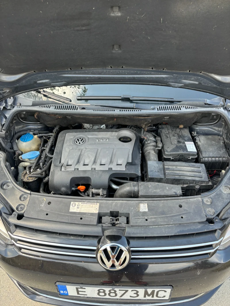 VW Touran, снимка 11 - Автомобили и джипове - 48382986