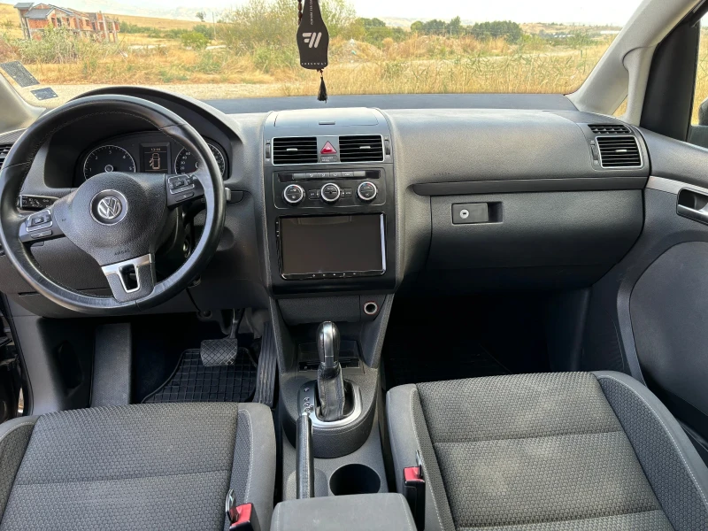 VW Touran, снимка 8 - Автомобили и джипове - 48382986