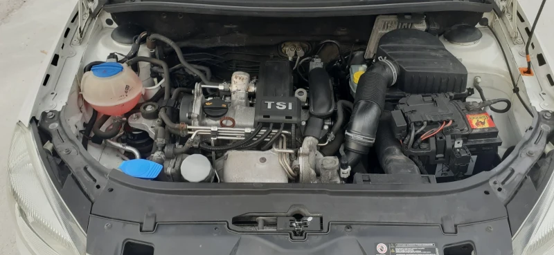 Skoda Fabia 1.2 TSI 86 k.c. 4 цилиндъра , снимка 8 - Автомобили и джипове - 52136673