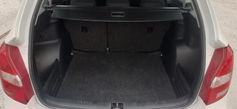 Skoda Fabia 1.2 TSI 86 k.c. 4 цилиндъра , снимка 14 - Автомобили и джипове - 52136673