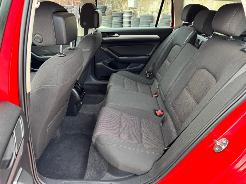 VW Passat ПЕРФЕКТЕН !!!!!!, снимка 12 - Автомобили и джипове - 52575294