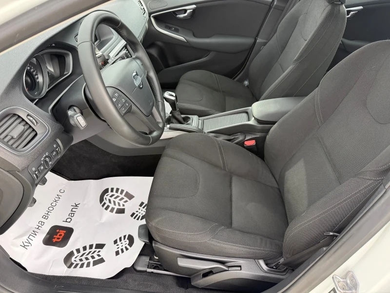 Volvo V40 (KATO НОВА), снимка 11 - Автомобили и джипове - 52660903