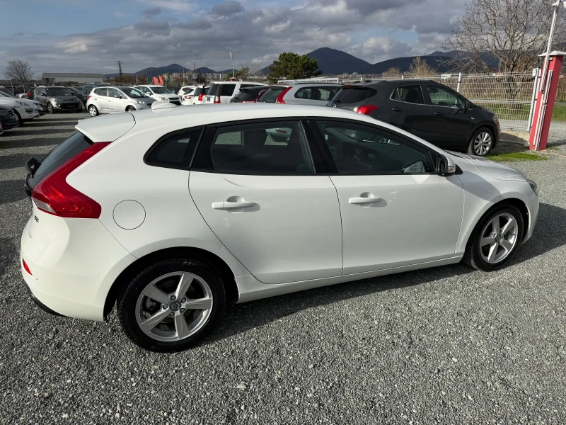 Volvo V40 (KATO НОВА), снимка 5 - Автомобили и джипове - 52660903
