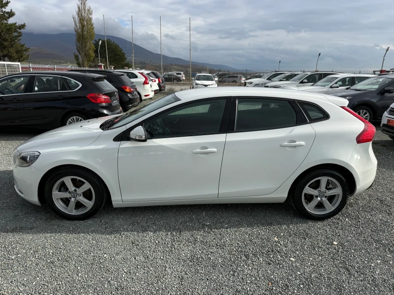 Volvo V40 (KATO НОВА), снимка 10 - Автомобили и джипове - 52660903