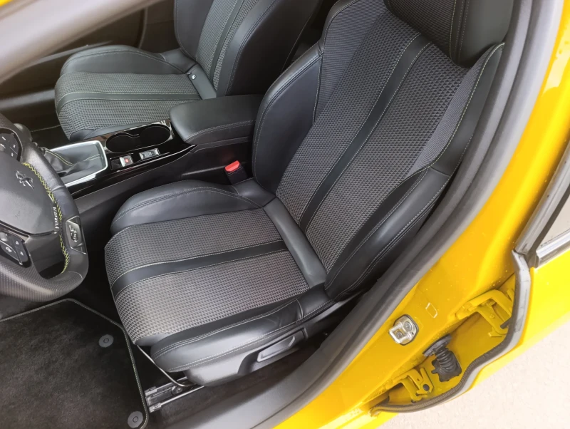 Peugeot 208 208 GT-line , снимка 13 - Автомобили и джипове - 52696645