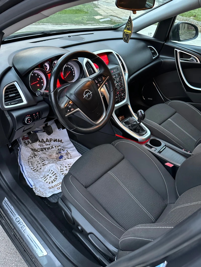 Opel Astra 1.4 EcoFlex, снимка 14 - Автомобили и джипове - 53112536