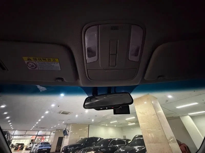 Kia Carnival 2.2D 9-Seater Luxury, снимка 15 - Автомобили и джипове - 56699303