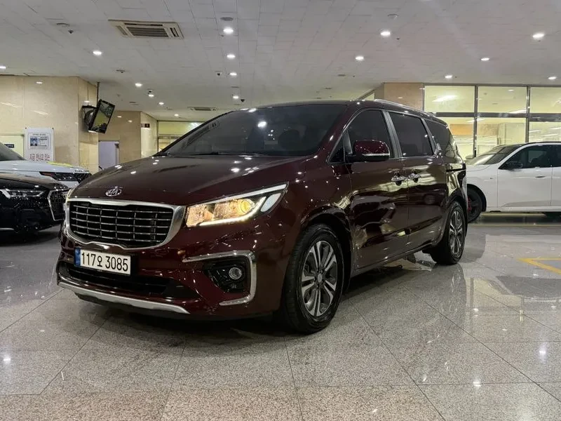 Kia Carnival 2.2D 9-Seater Luxury