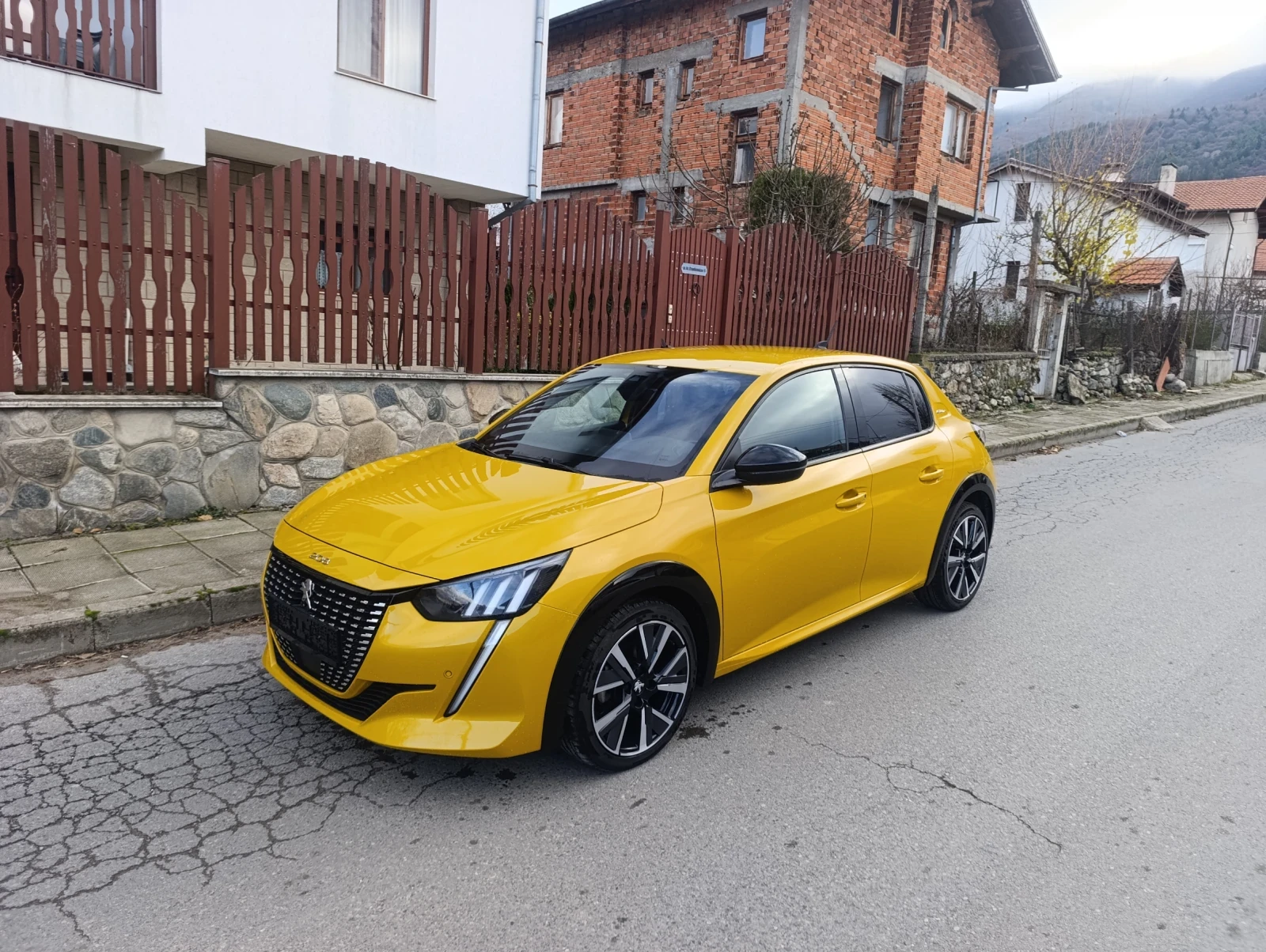 Peugeot 208 208 GT-line , снимка 1