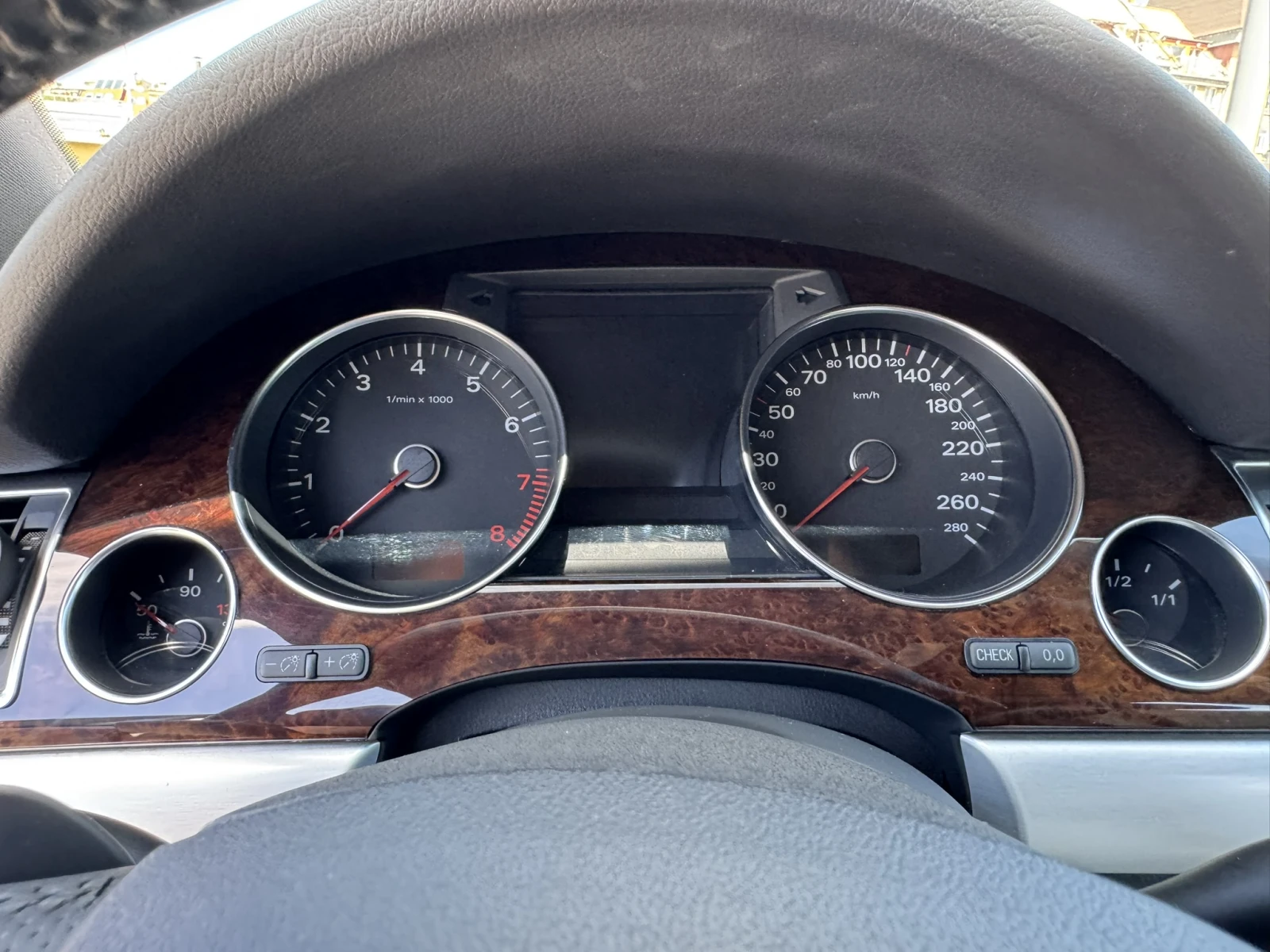 Audi A8  - изображение 8