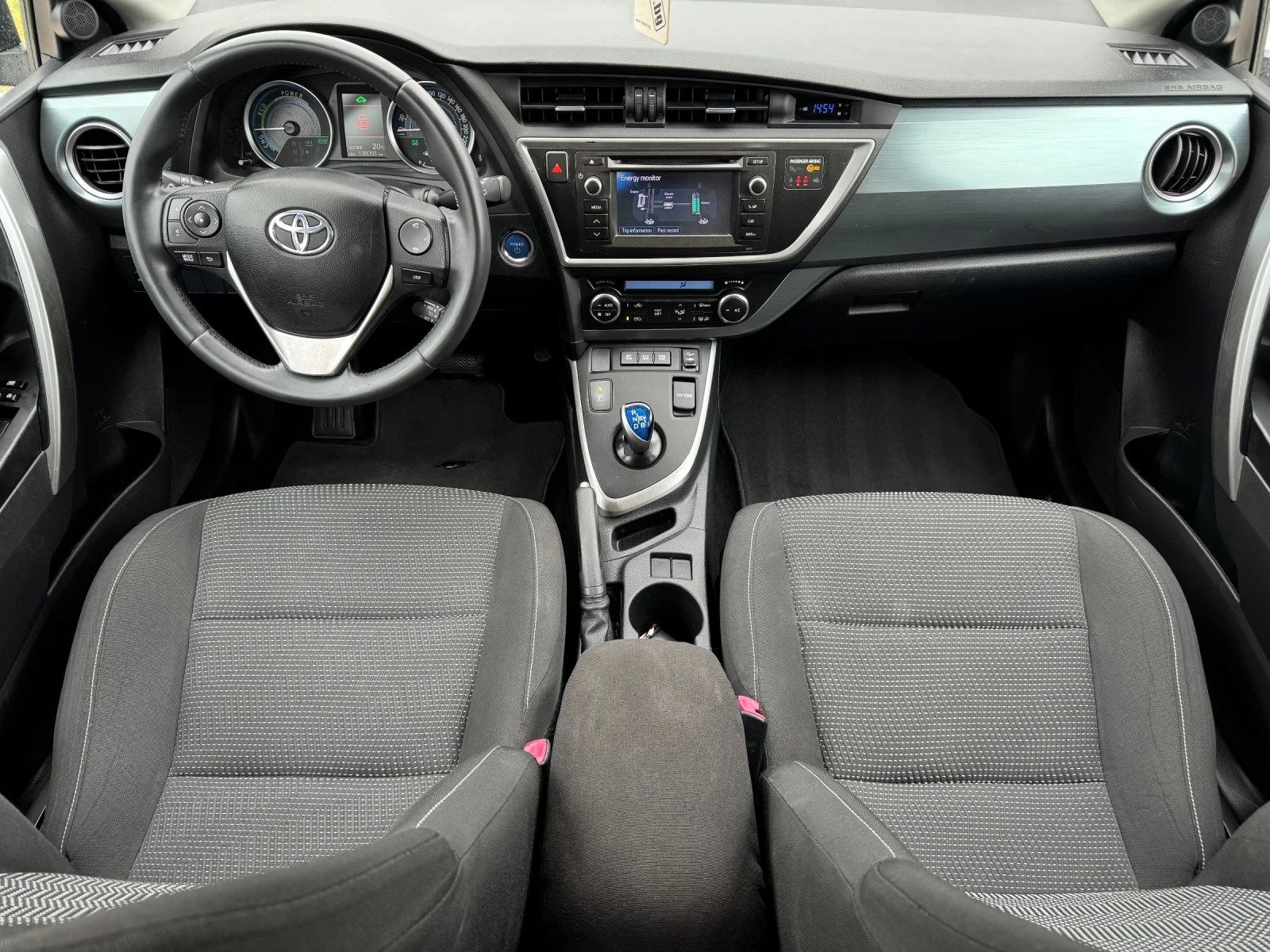 Toyota Auris 1.8 HYBRID / AVTOMAT / NAVI / CAMERA / PANORAMA  - изображение 10
