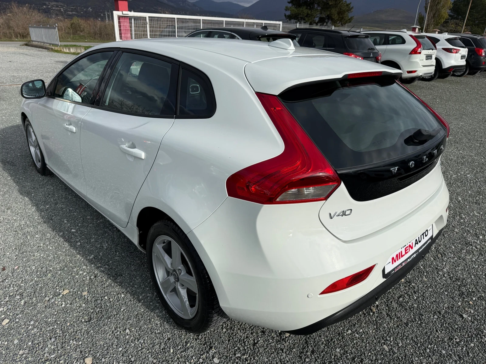 Volvo V40 (KATO НОВА) - изображение 8