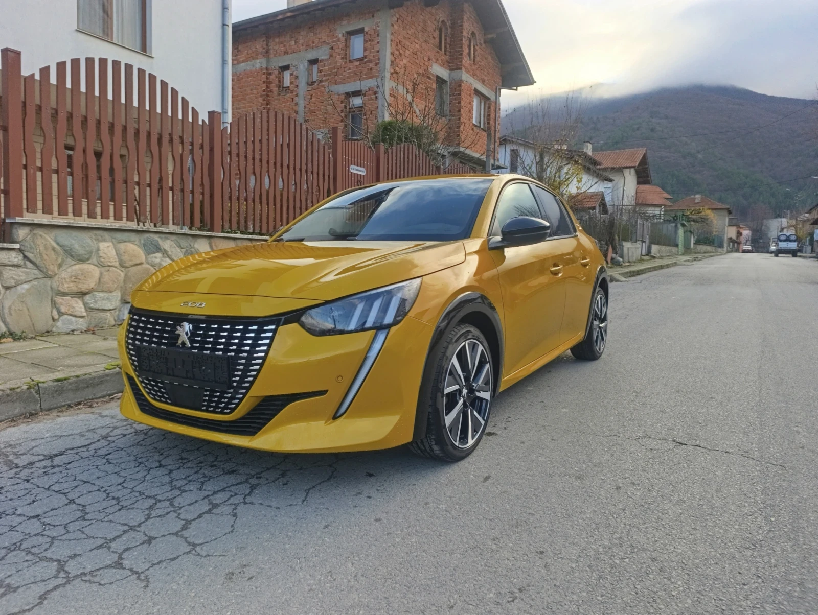 Peugeot 208 208 GT-line  | Mobile.bg   14