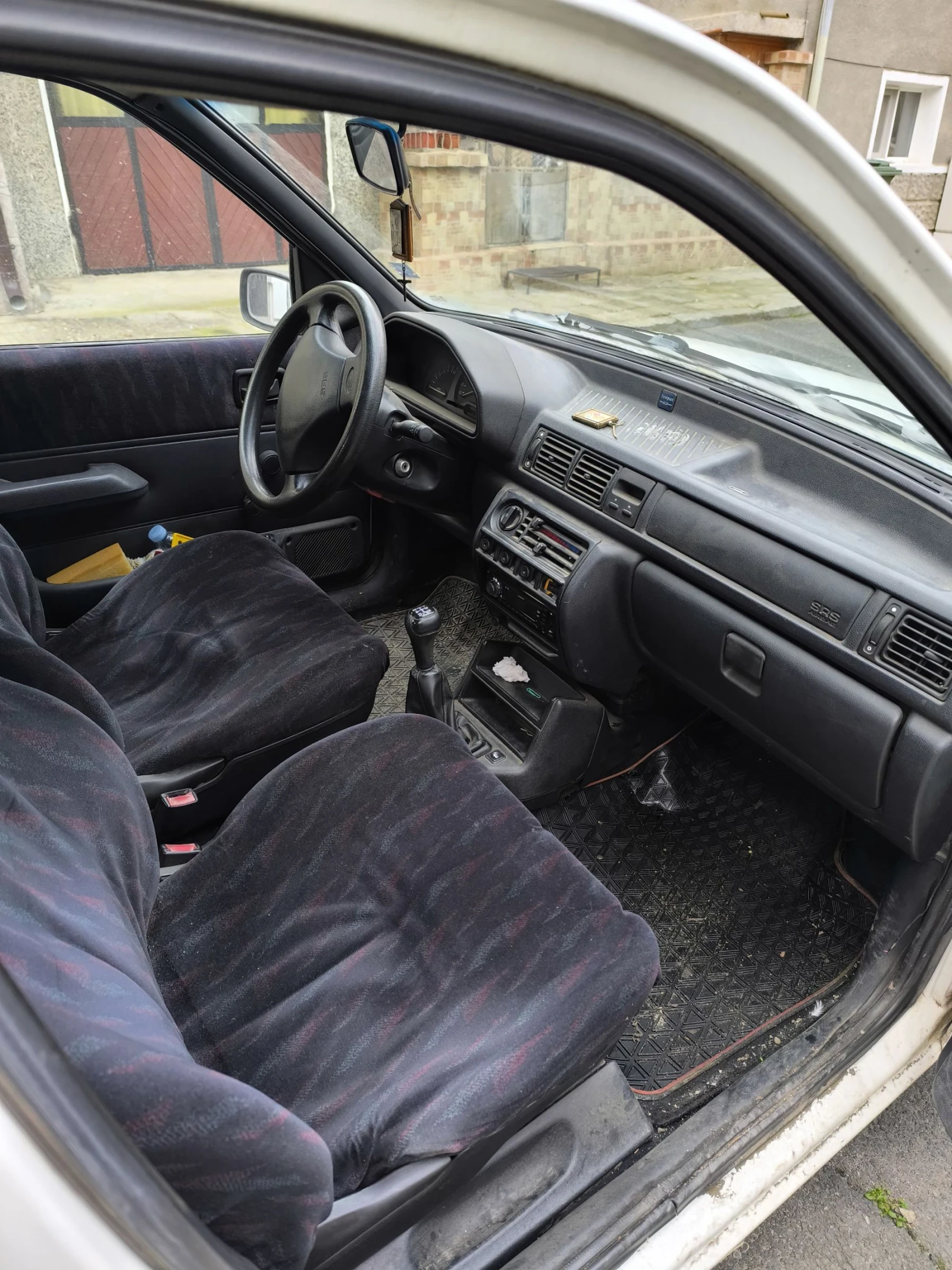 Ford Fiesta 1, 3 - изображение 7