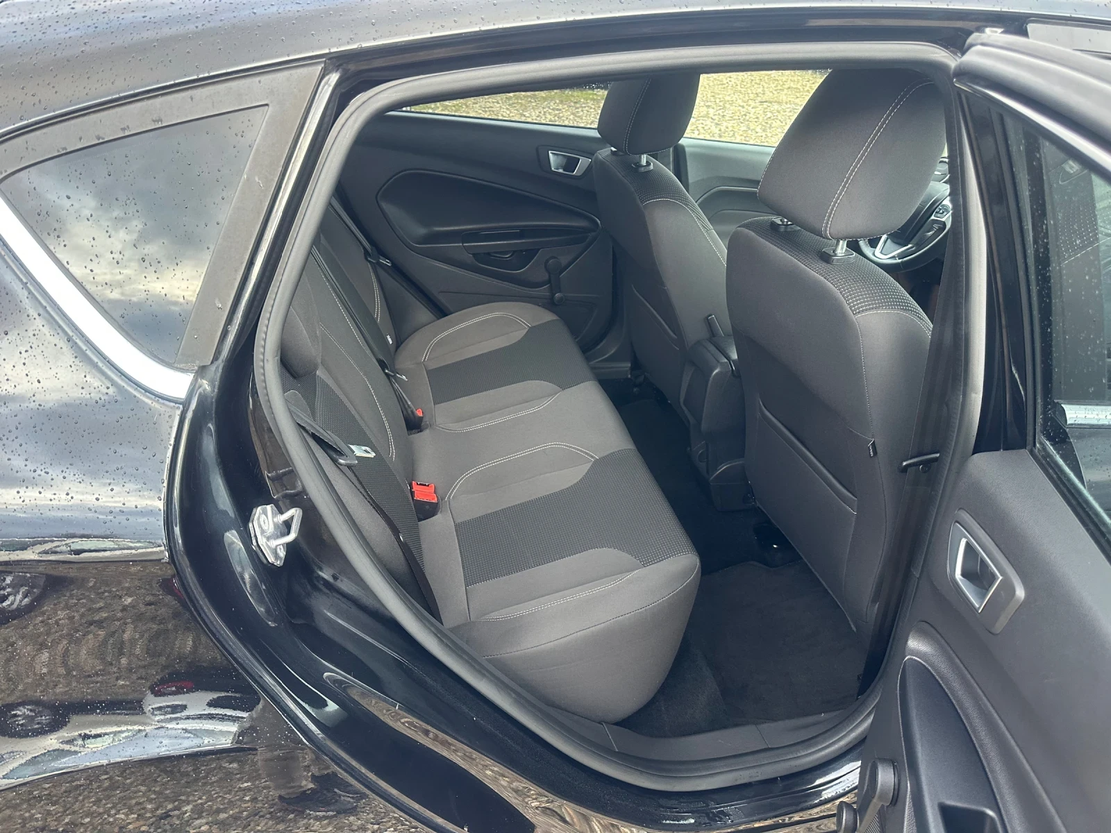 Ford Fiesta  - изображение 8