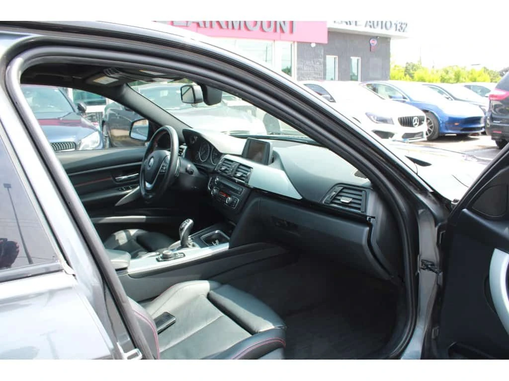 BMW 335 * 335i RWD, MAGS, TOIT OUVRANT, CUIR, BLUETOOTH, A, снимка 12 - Автомобили и джипове - 53875570