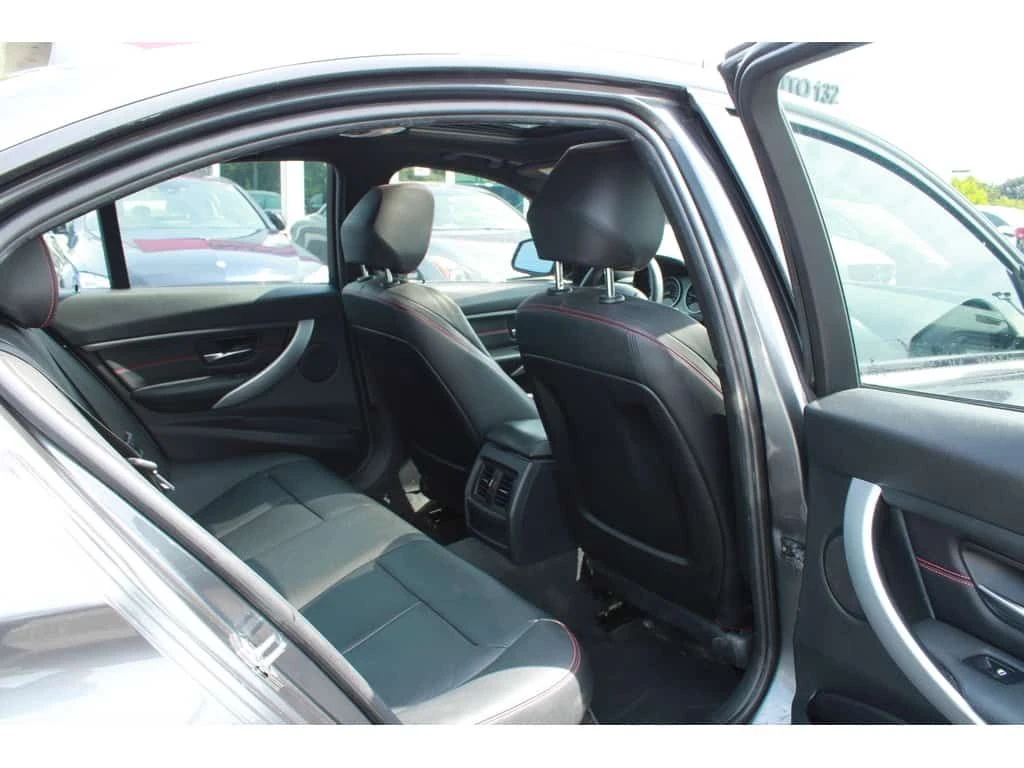 BMW 335 * 335i RWD, MAGS, TOIT OUVRANT, CUIR, BLUETOOTH, A, снимка 15 - Автомобили и джипове - 53875570