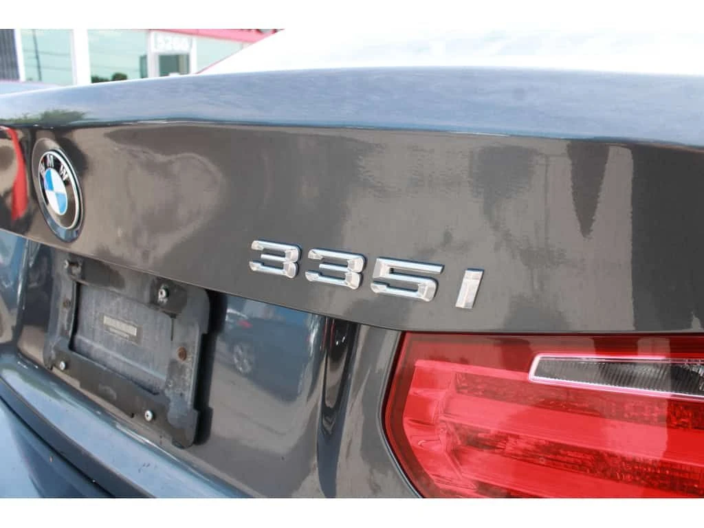 BMW 335 * 335i RWD, MAGS, TOIT OUVRANT, CUIR, BLUETOOTH, A, снимка 16 - Автомобили и джипове - 53875570