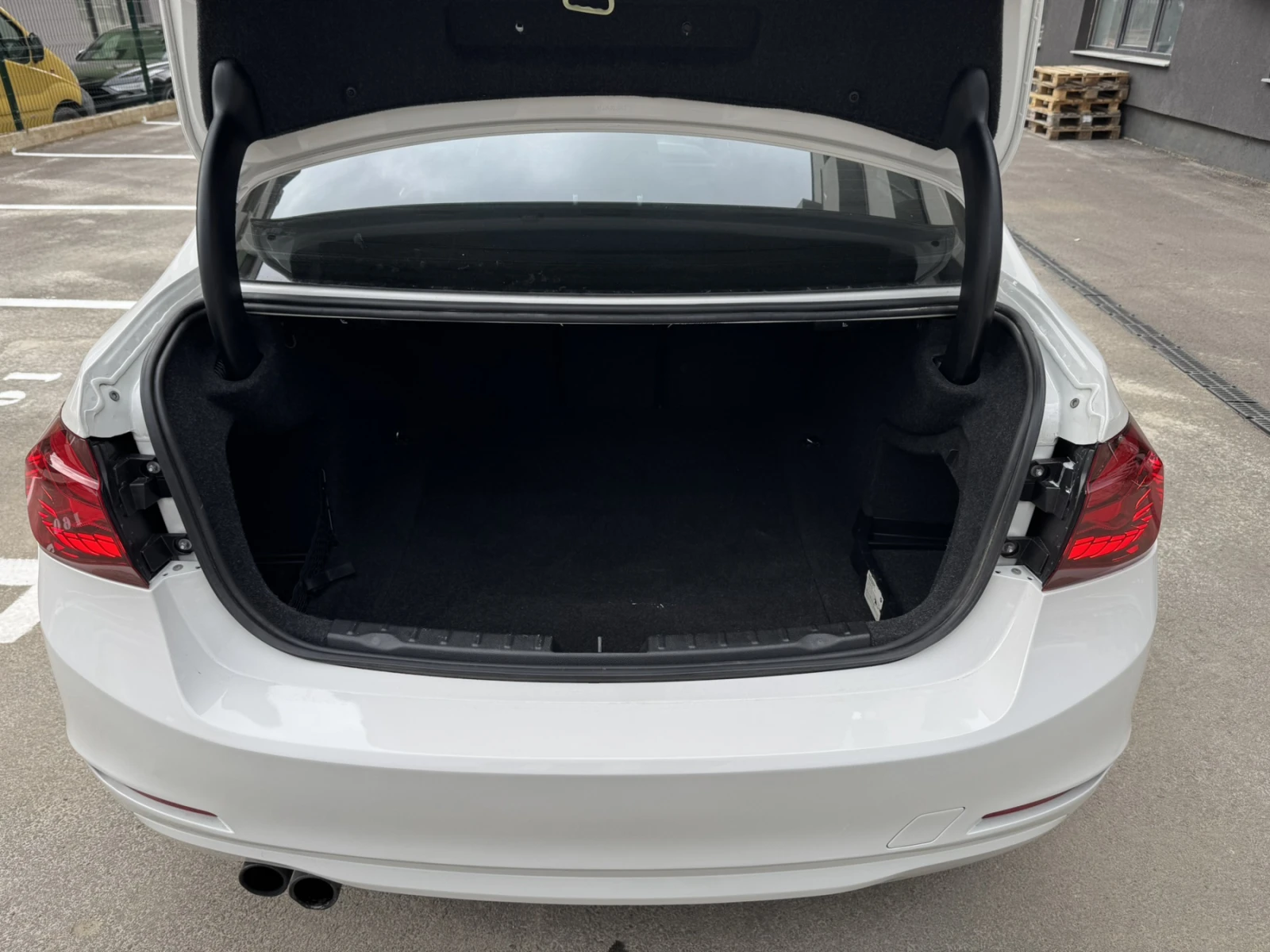 BMW 330 Xi, снимка 6 - Автомобили и джипове - 54035877