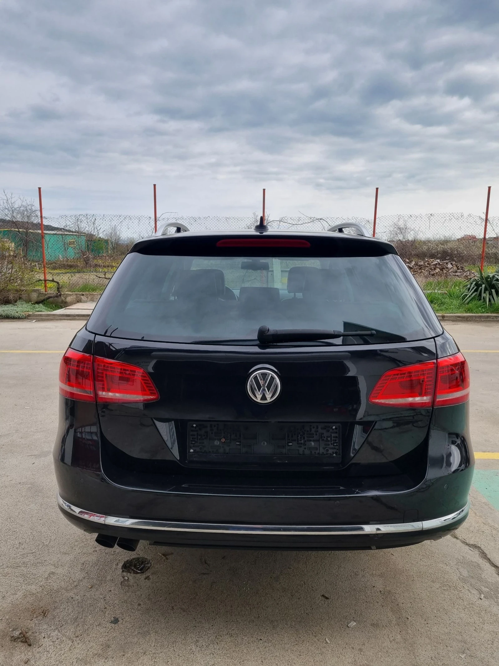 VW Passat 2.0tdi 140к.с Highline Led DSG автомат, снимка 8 - Автомобили и джипове - 54187210