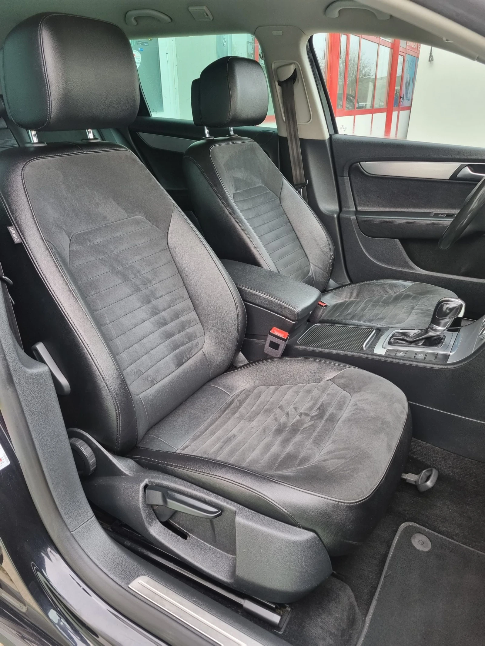 VW Passat 2.0tdi 140к.с Highline Led DSG автомат, снимка 10 - Автомобили и джипове - 54187210