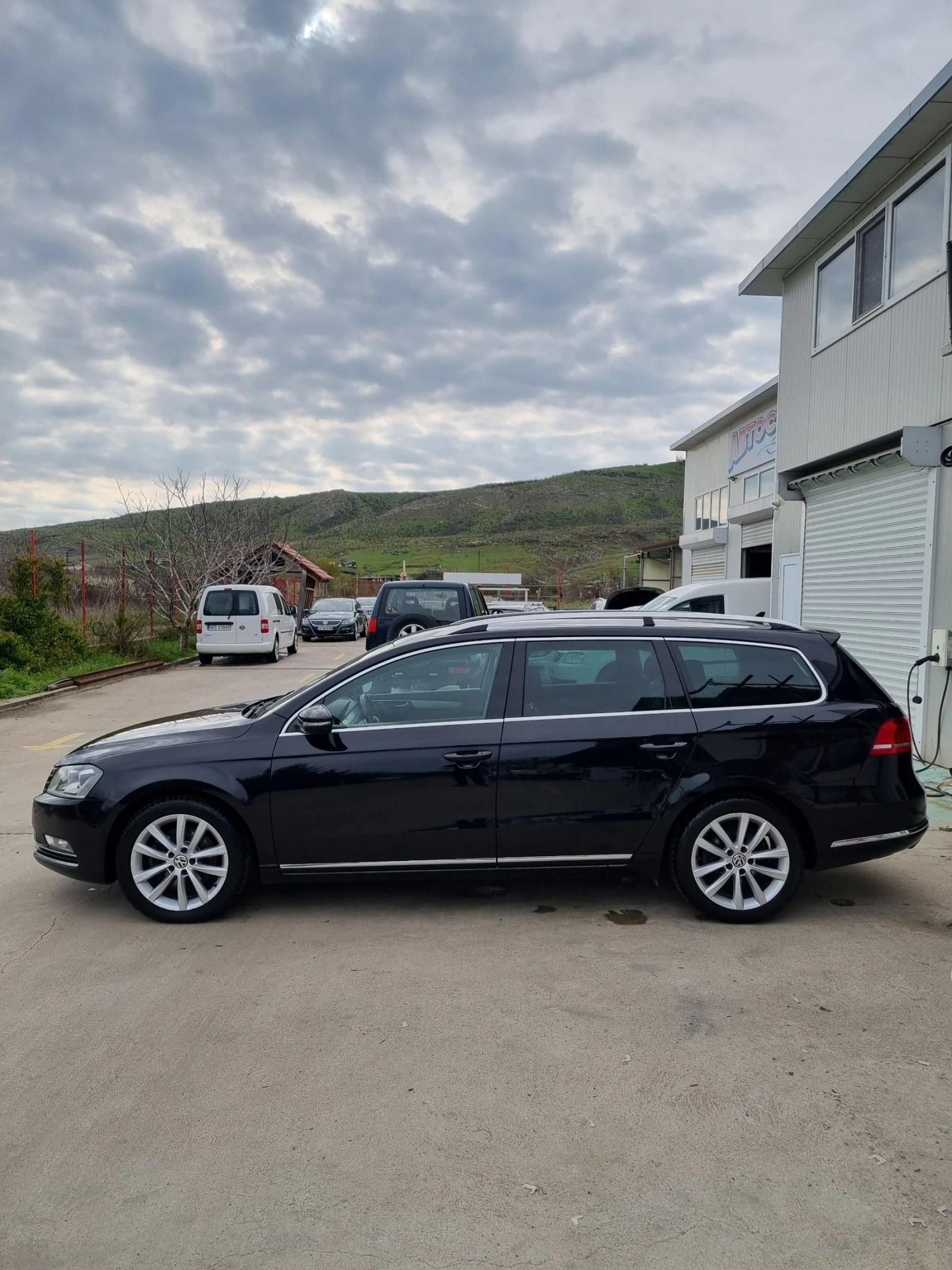 VW Passat 2.0tdi 140к.с Highline Led DSG автомат, снимка 5 - Автомобили и джипове - 54187210