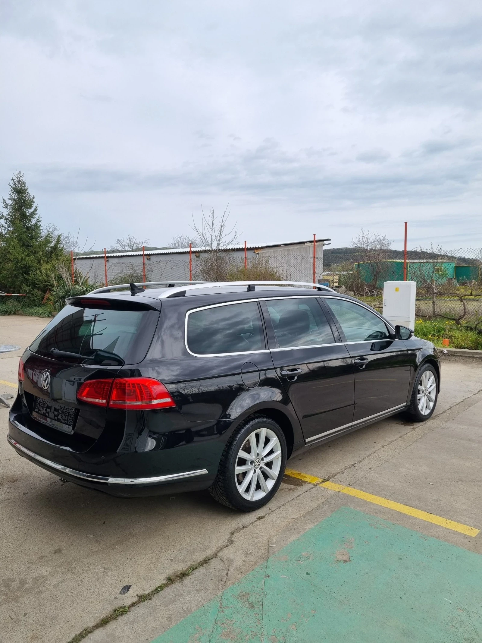 VW Passat 2.0tdi 140к.с Highline Led DSG автомат, снимка 4 - Автомобили и джипове - 54187210