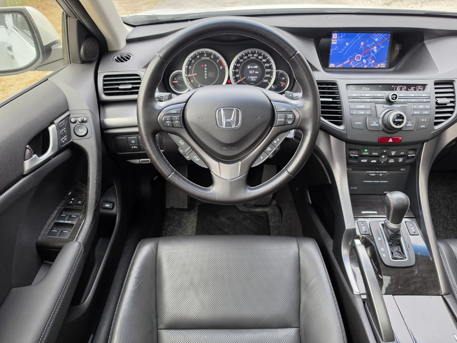 Honda Accord 2.4i-VTEC Дистроник Пълна сервизна история в ХОНДА, снимка 12 - Автомобили и джипове - 54236084