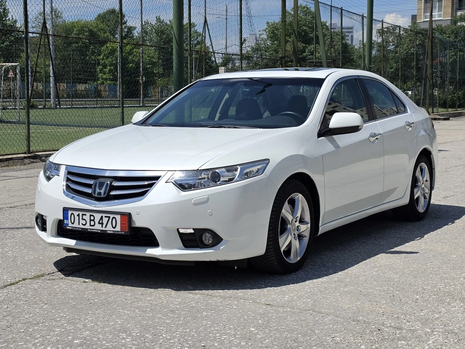 Honda Accord 2.4i-VTEC Дистроник Пълна сервизна история в ХОНДА, снимка 3 - Автомобили и джипове - 54236084
