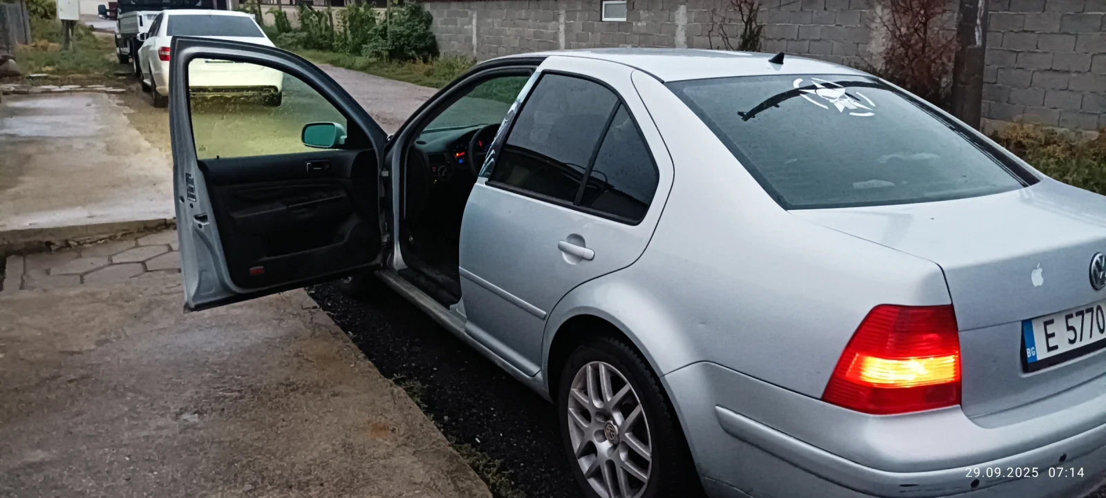 VW Bora, снимка 2 - Автомобили и джипове - 54330902