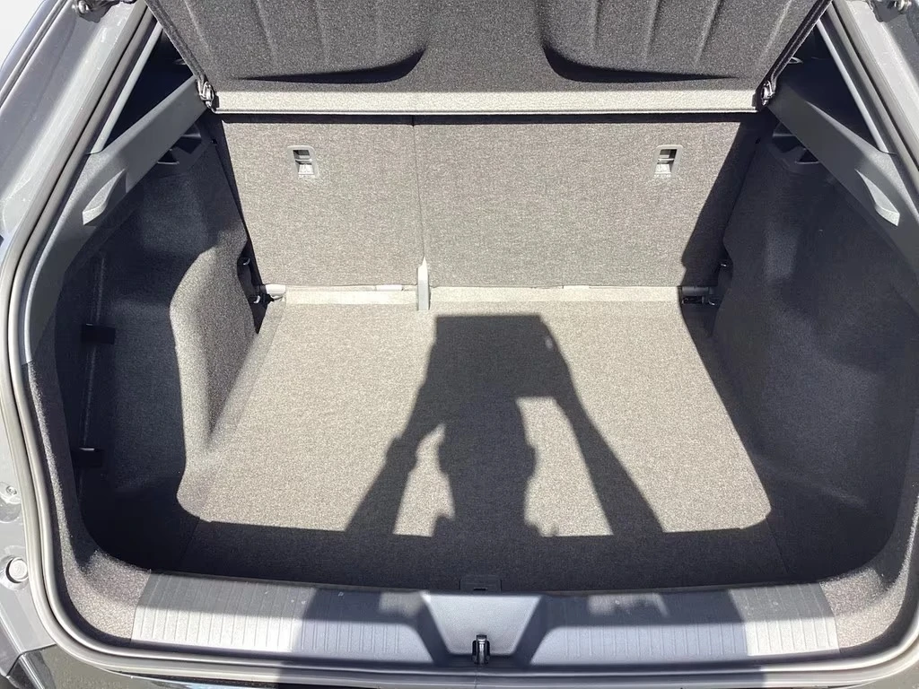 Cupra Tavascan VZ 84kWh 4DRIVE MATRIX-LED CAMERA , снимка 8 - Автомобили и джипове - 54346577