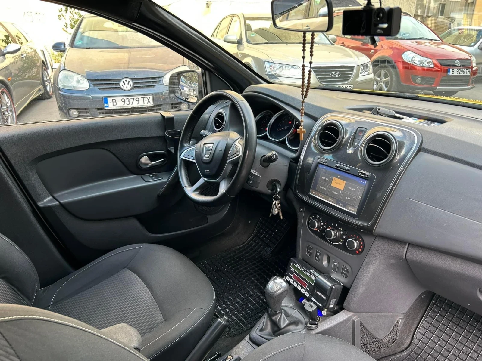 Dacia Logan 1.5d-avtomatik, снимка 4 - Автомобили и джипове - 54414274