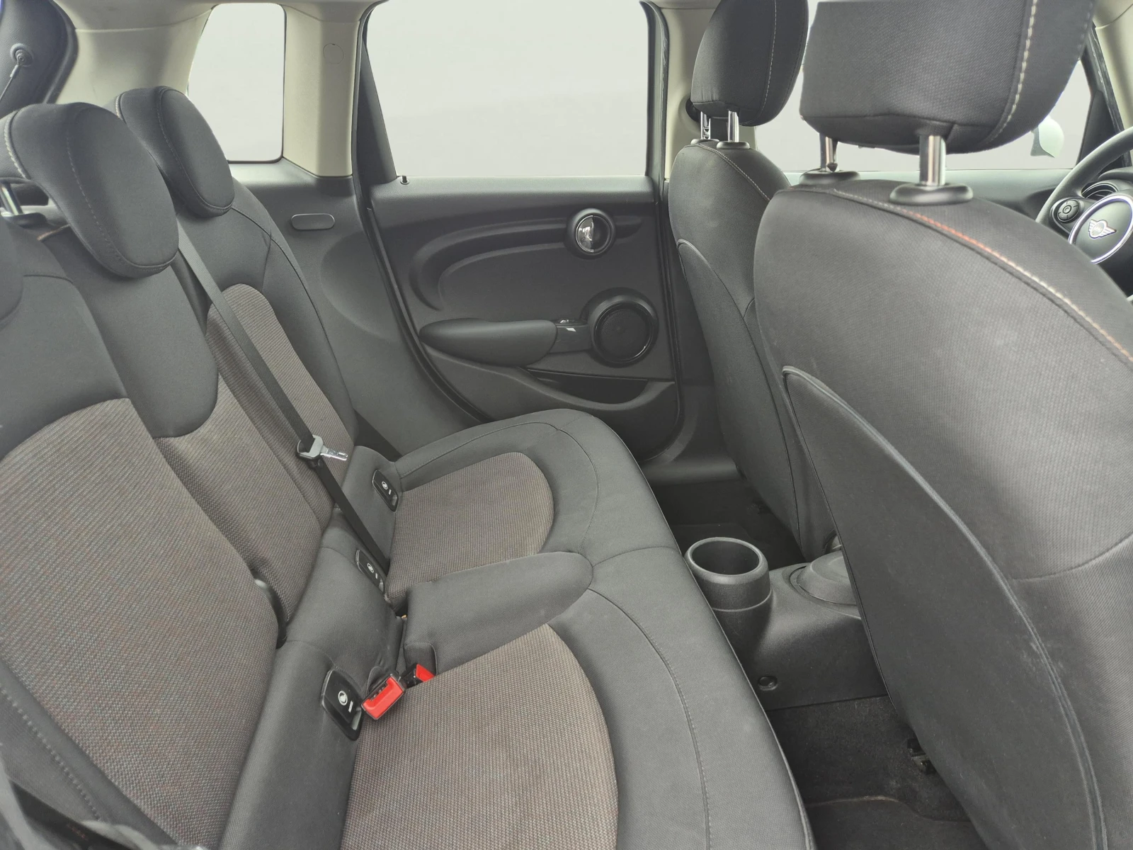 Mini Cooper 1.5 i, снимка 9 - Автомобили и джипове - 54647056
